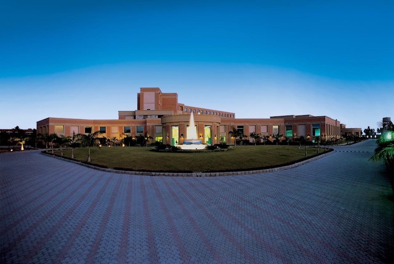Nirvana Luxury Hotel L Ludhiana Dış mekan fotoğraf