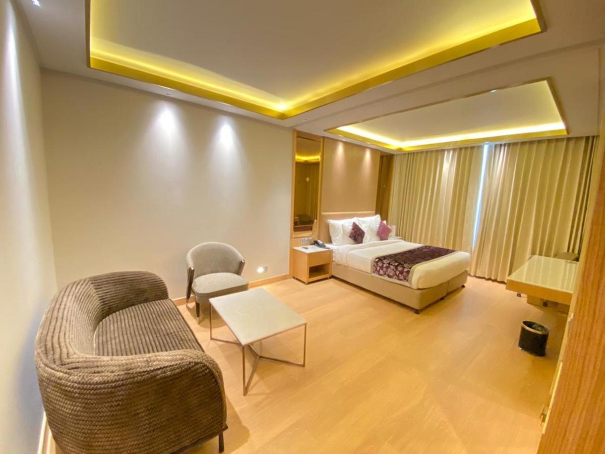 Nirvana Luxury Hotel L Ludhiana Dış mekan fotoğraf
